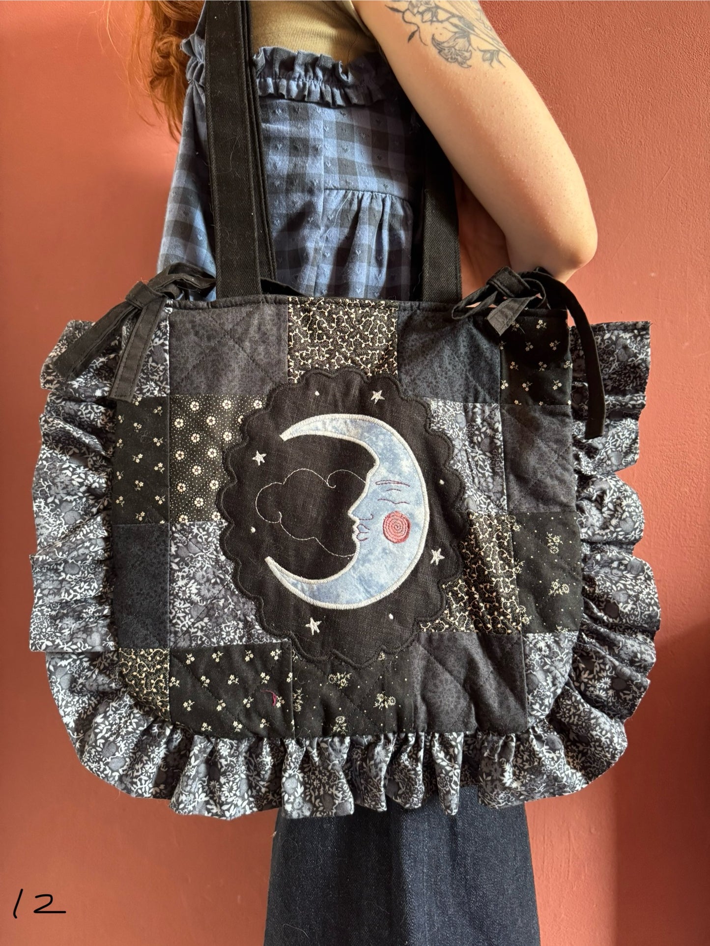 Frilly Patchwork Moon(12)
