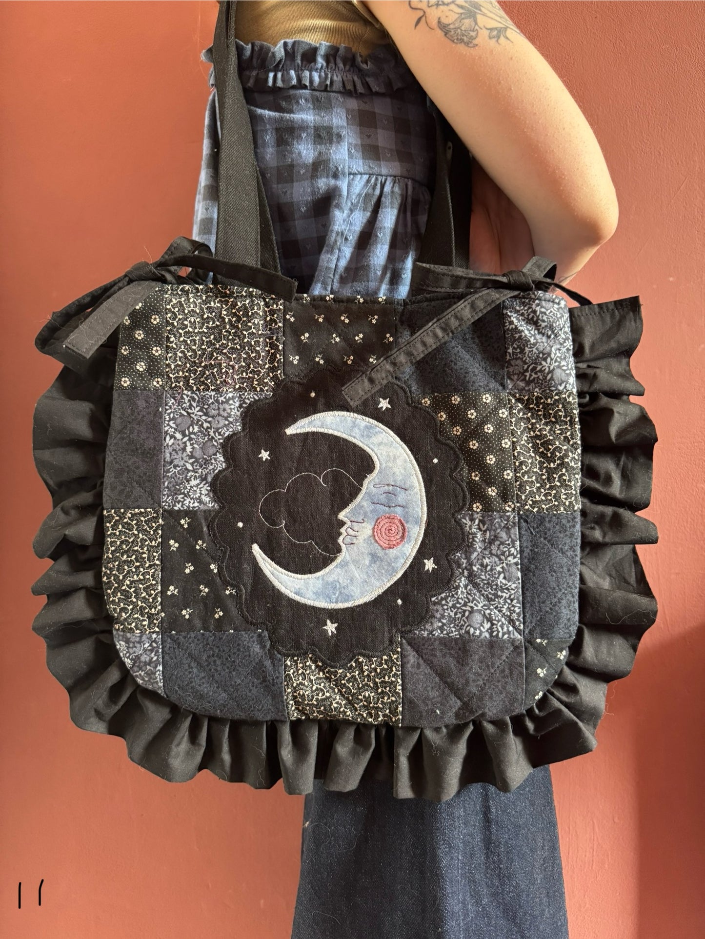 Frilly Patchwork Moon(11)