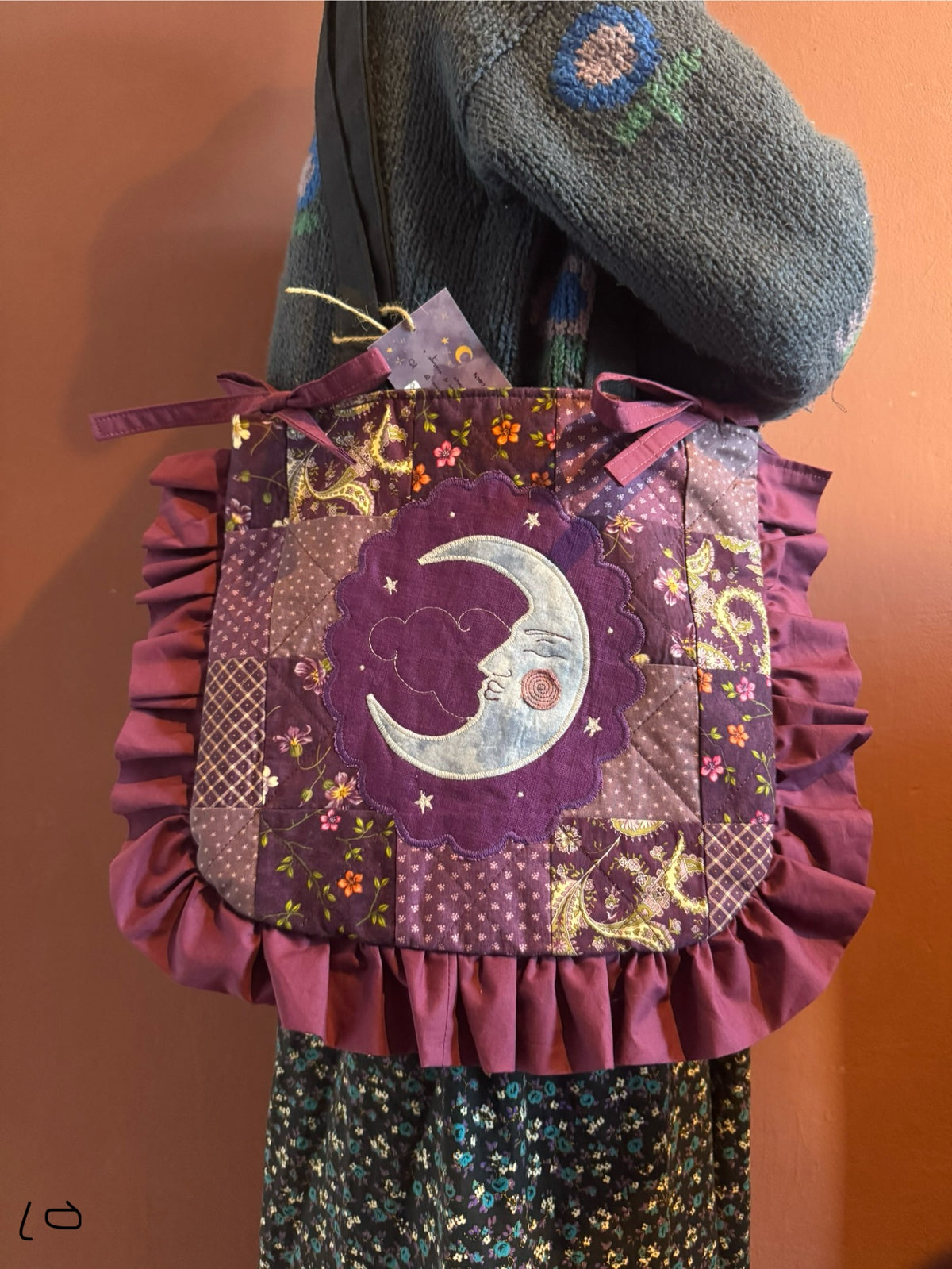 Frilly Patchwork Moon(10)