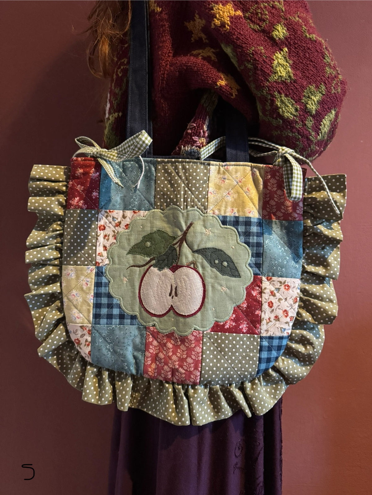 Frilly Apple(5)