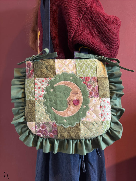 Patchwork Frilly Moon(11)