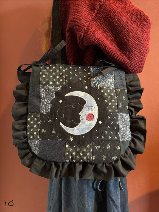 Patchwork Frilly Moon(10)