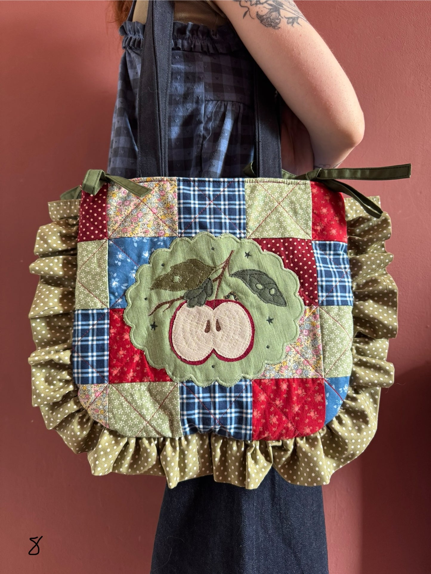 Frilly Patchwork Apple (8)