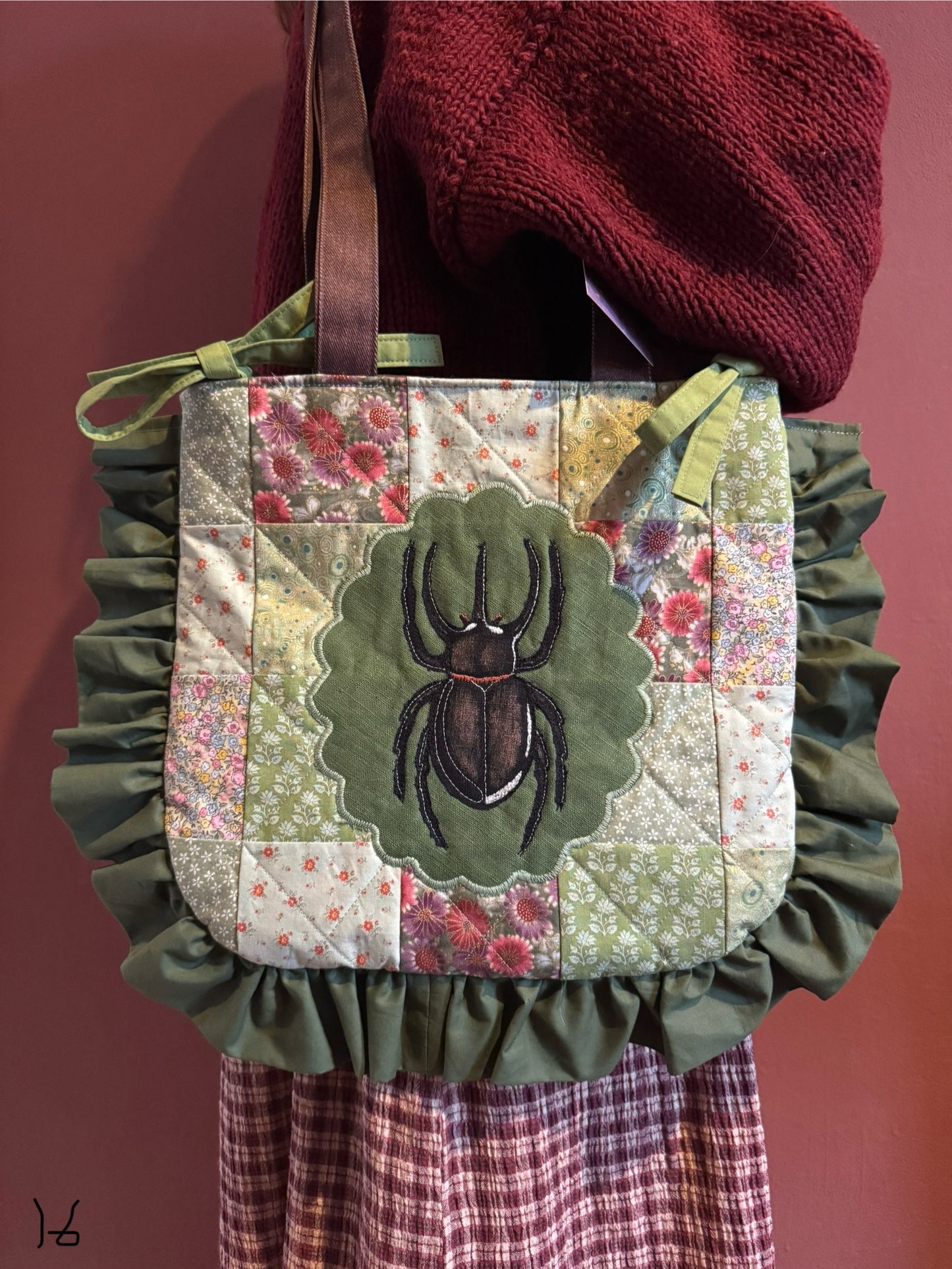 Frilly Patchwork Beetle(16)