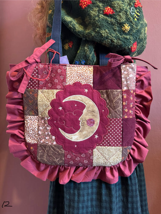 Quilted Frilly Moon(12)