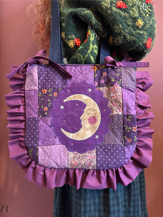 Quilted Frilly Moon(11)